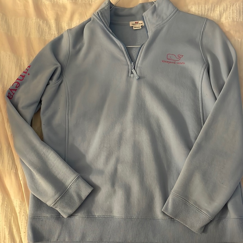 Womens Sweatshirt from Vineyard Vines with Logo Details in Blue.